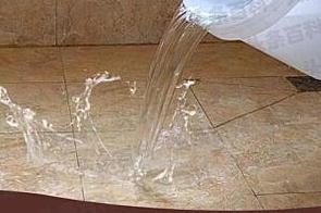 七星漏水维修 免砸砖防水材料该如何施工